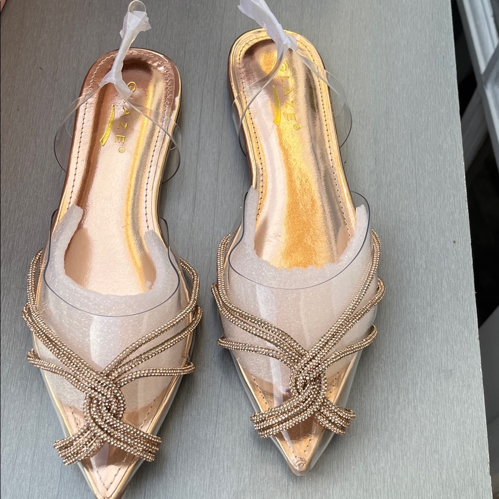Women’s Clear Slip-On Pointed Toe Flats with rose  Gold Bead Accent size 8 new